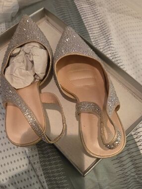 Oleg Cassini Glitter Pointed Slingback Heels in Champagne Gold